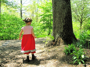 12 Nature Walk Activities for Kids (+ FREE Nature Scavenger Hunt Printable!)
