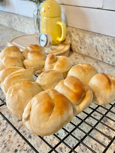 EASY Homemade Rolls